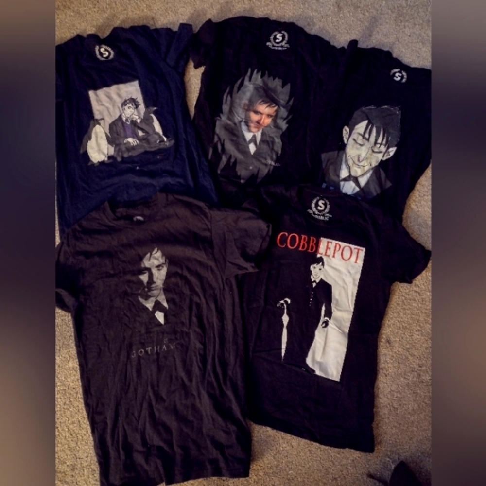 Gotham Penguin T-shirt Lot Small